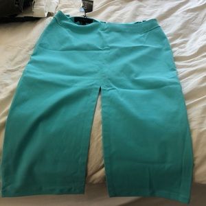 Teal, Gucci double slotted skirt. Size 42